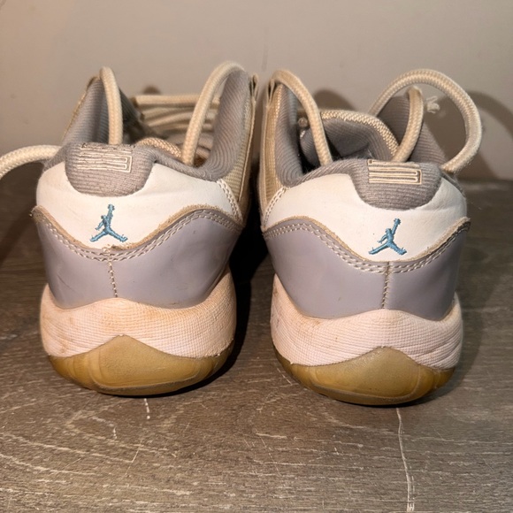 Nike Air Jordan 11 Retro Low - Picture 5 of 9